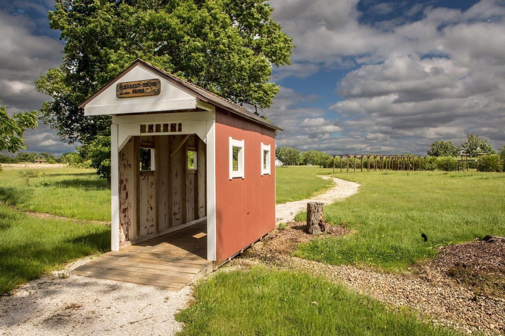 Pleasant Grove Farm Llc Hotel Lyons Exterior photo